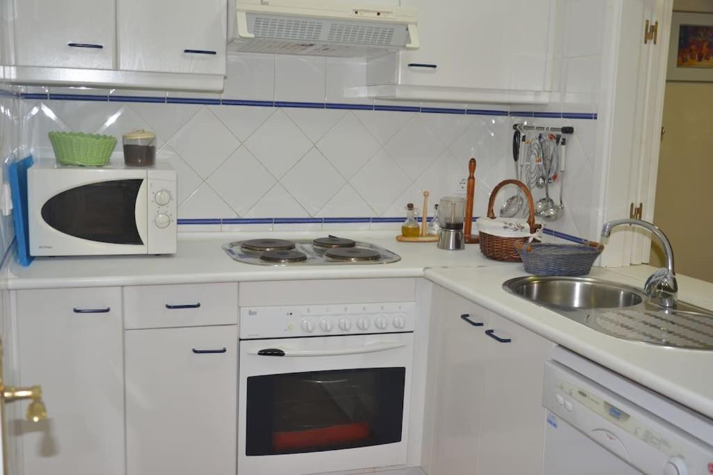 Luxury In Marina De Isla Canela- Front Apartment Huelva